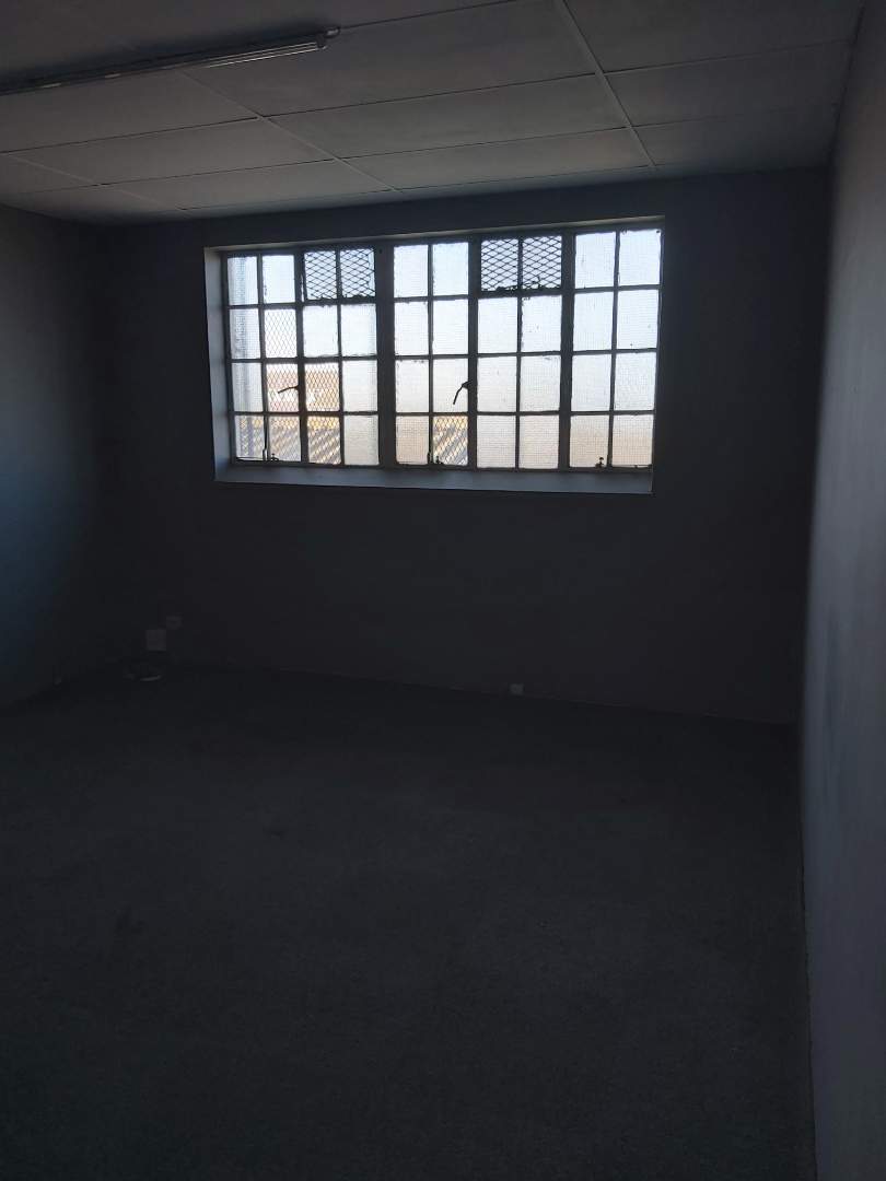 To Let commercial Property for Rent in Sidwell Eastern Cape